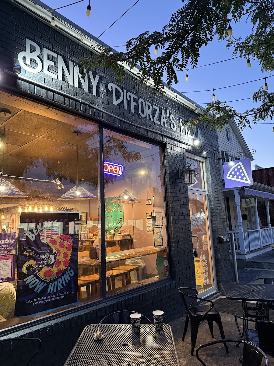 Benny Diforza's Pizza